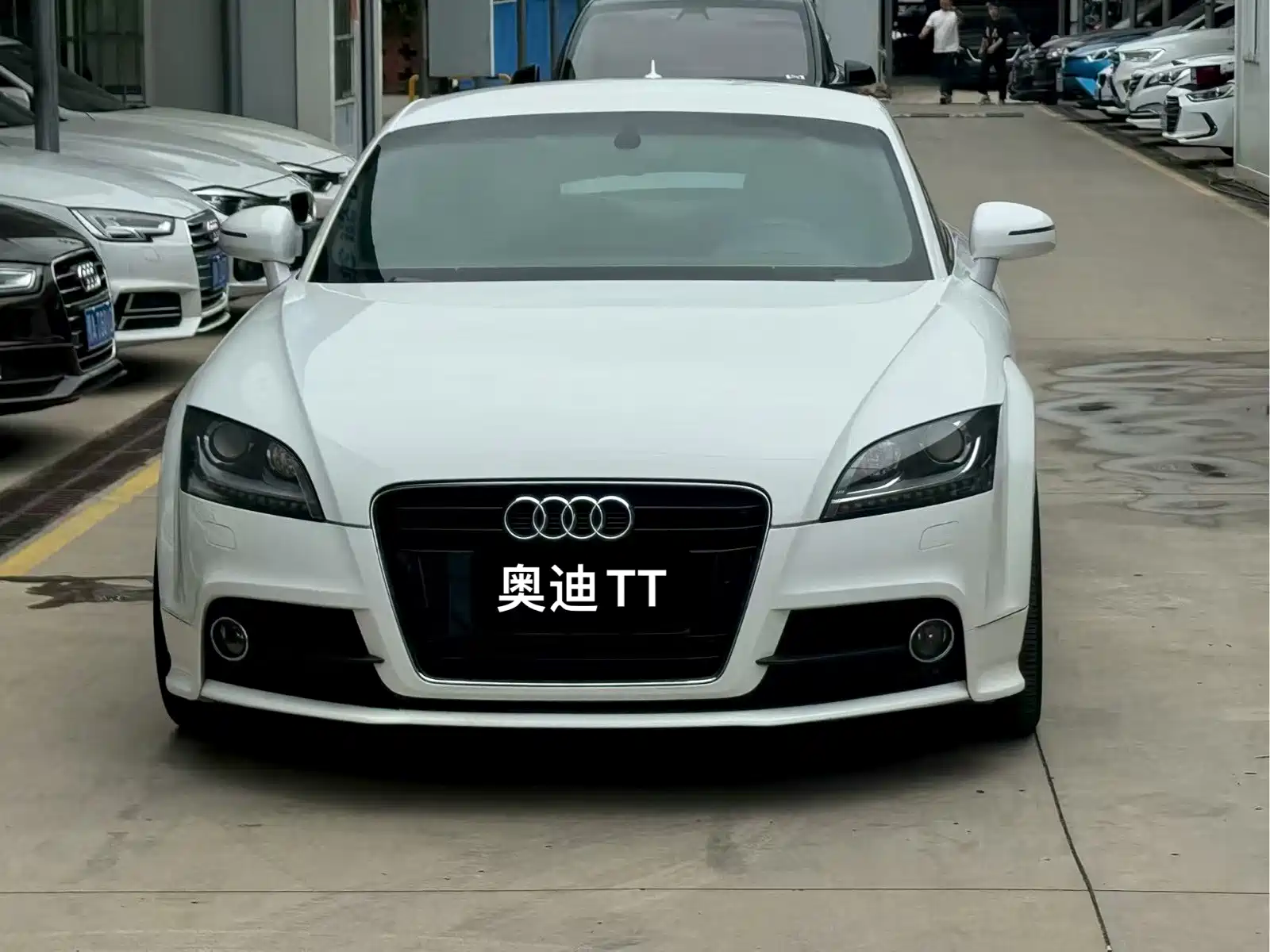 Photo 2 - Audi TT