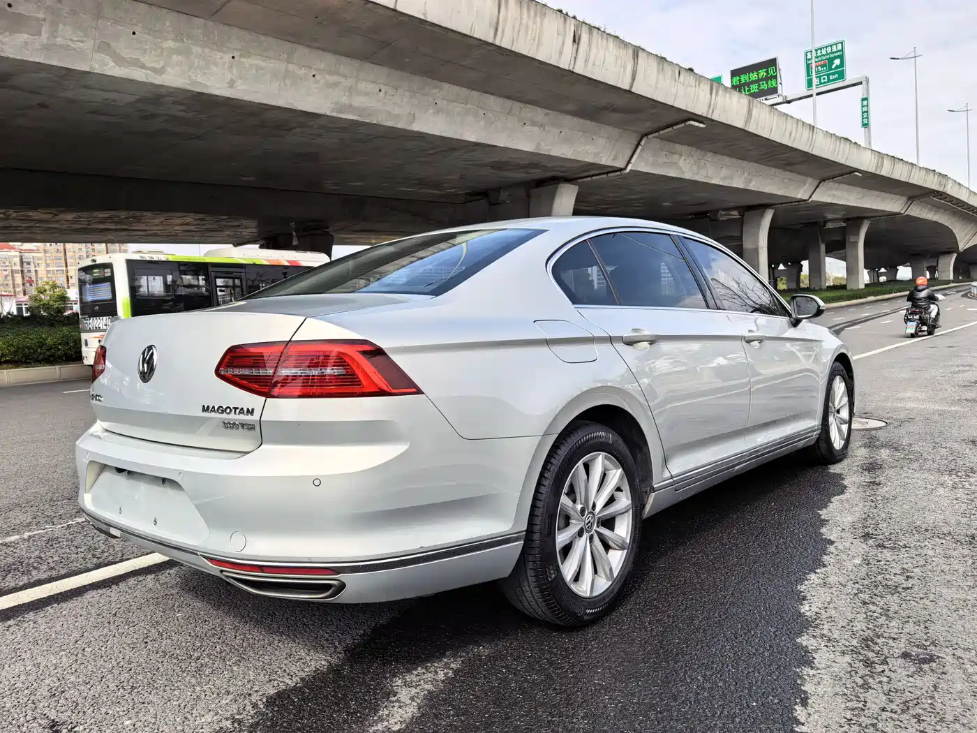 VOLKSWAGEN MAGOTAN