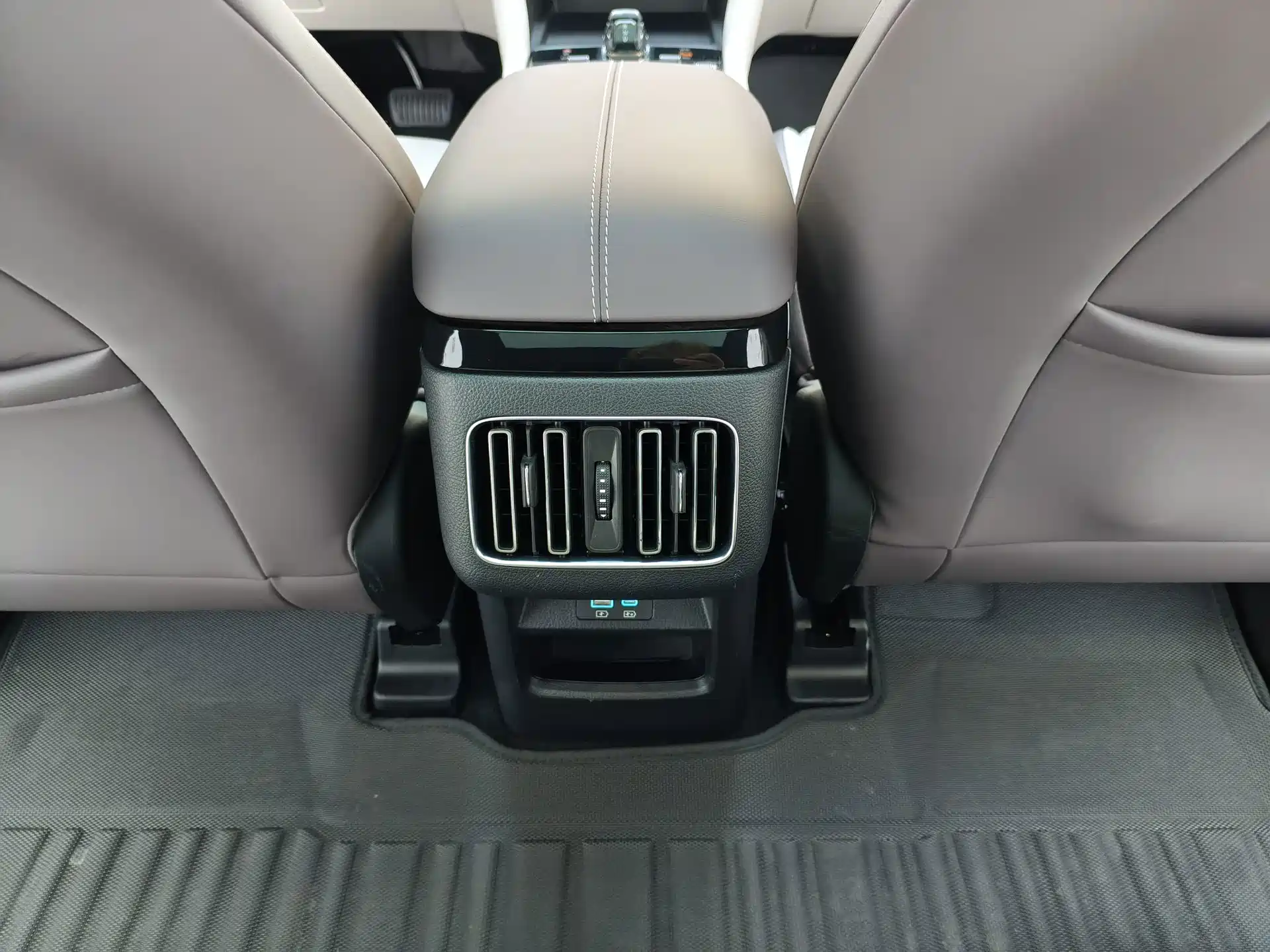 Photo 16 - BYD Song PLUS PHEV