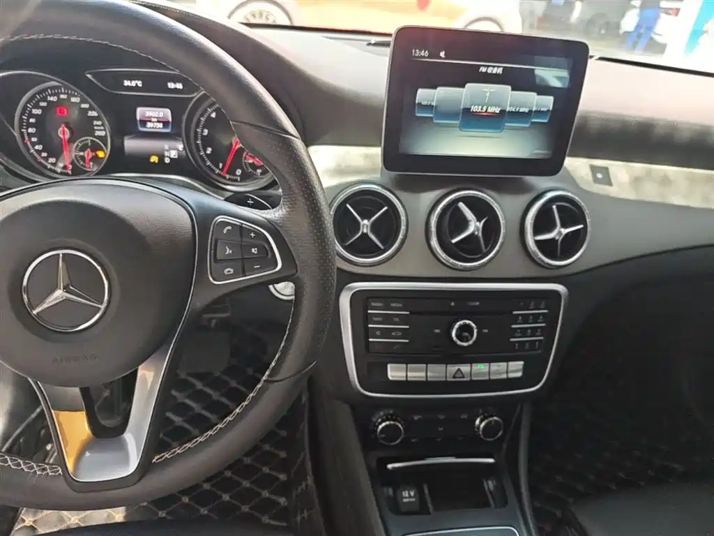 Mercedes-Benz CLA (Import) 2017 Facelift CLA 200 Style фото 10