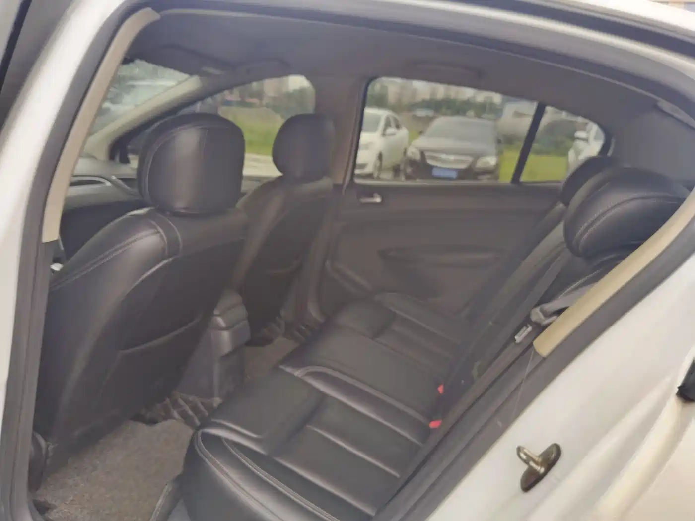 Peugeot 308 2014 Model Joy Edition Classic 1.6L Automatic Superior Style фото 6