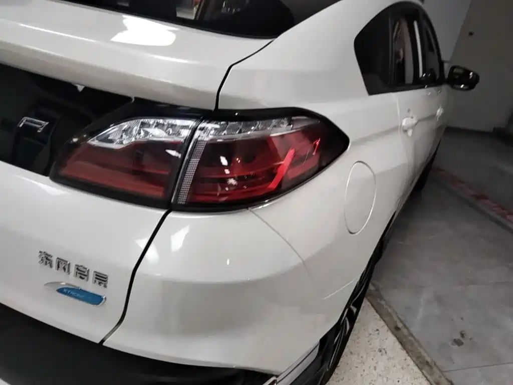 Venucia T90 2018 2018 2.0L CVT Smart Connection Intelligent Edition China V