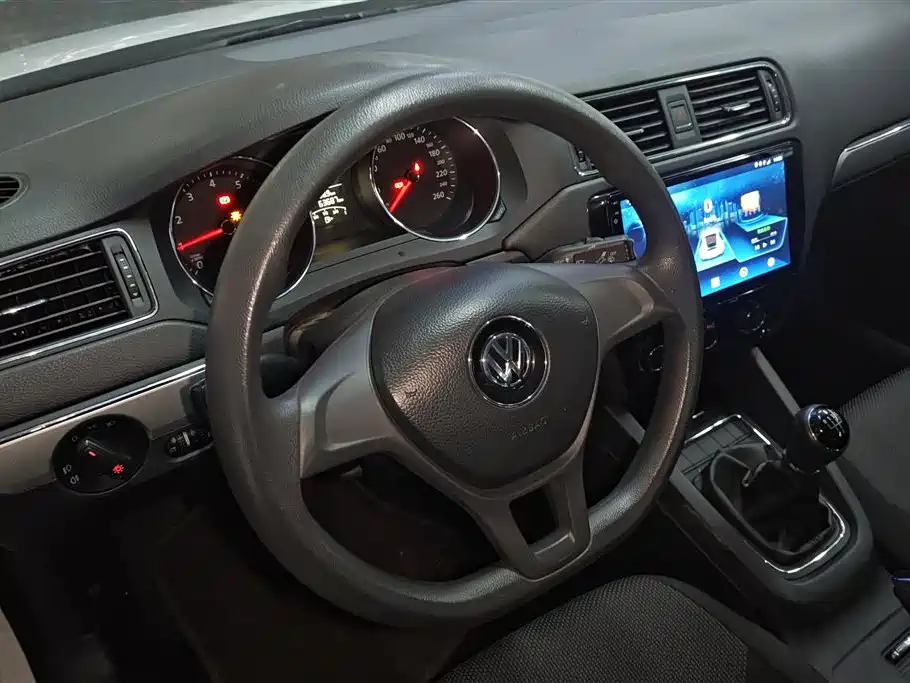 Volkswagen Sagitar 2018 1.6L Manual Fashion фото 15