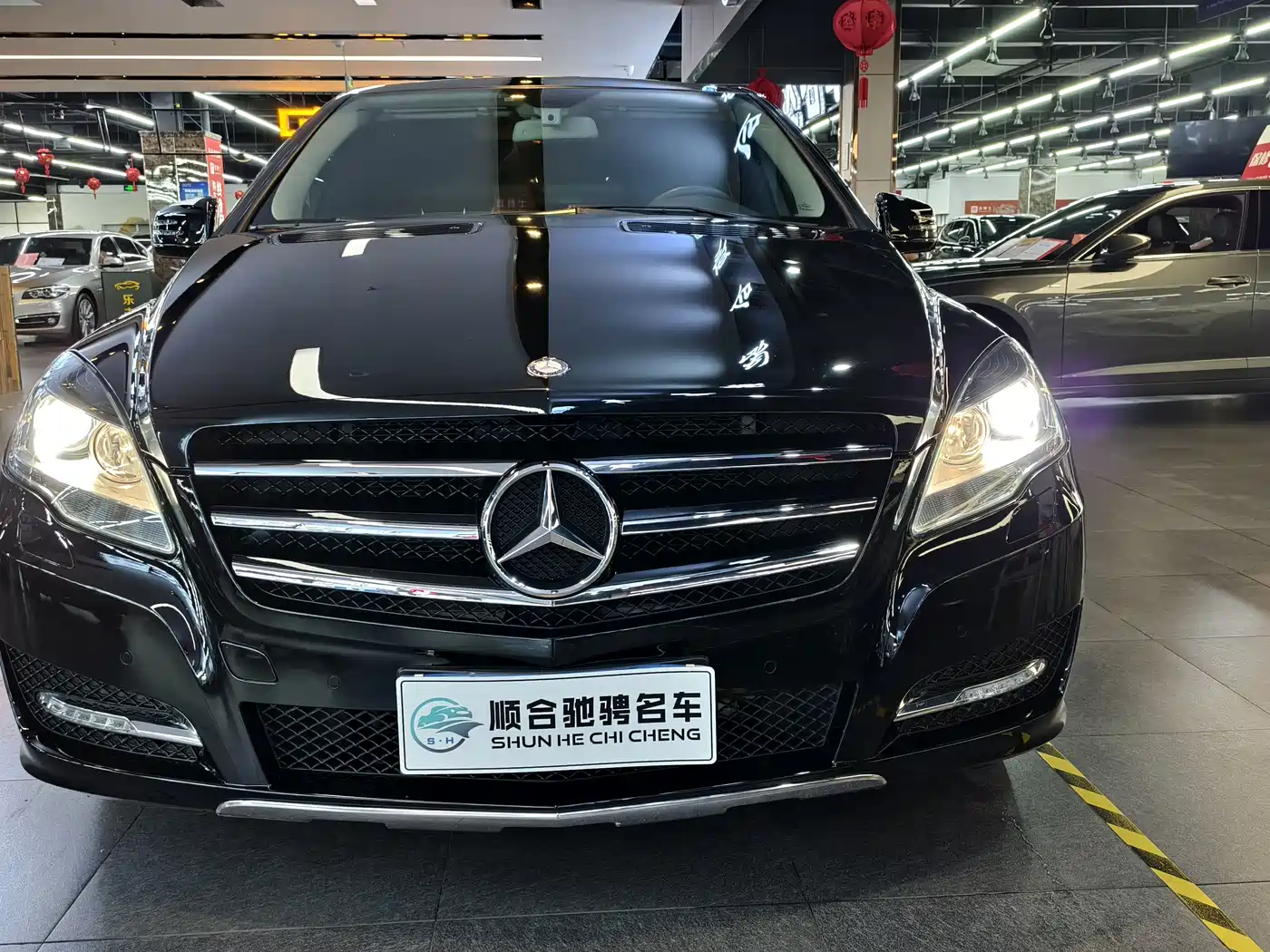 Mercedes-Benz R-Class 2017 R 320 4MATIC Business Collector's Edition фото 2