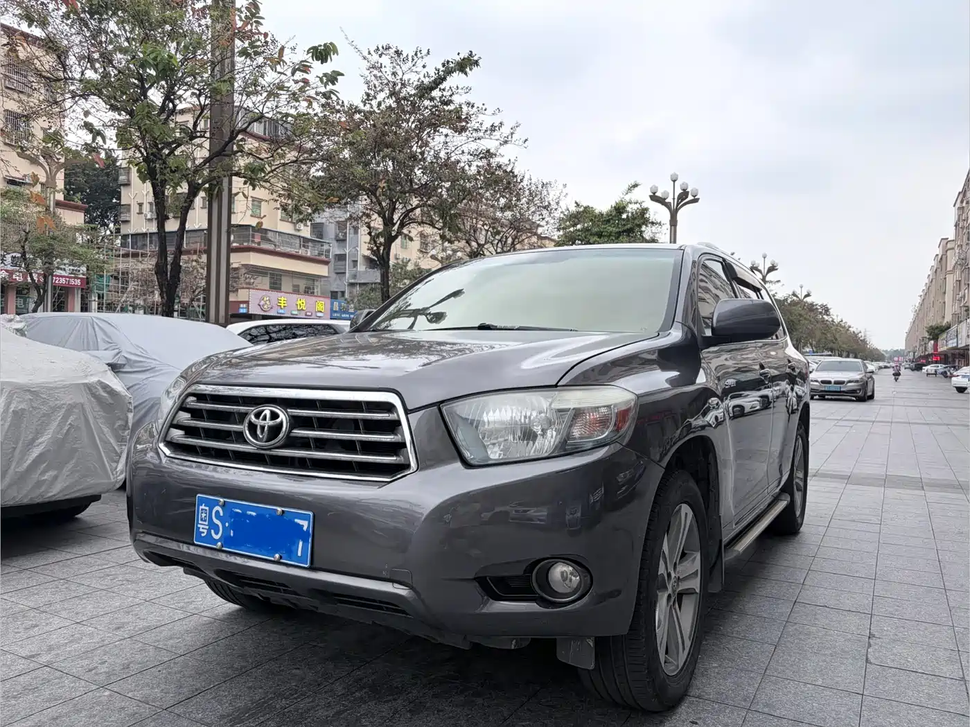 Toyota Highlander 2009 2.7L 2WD 7-seater Luxury Edition фото 2