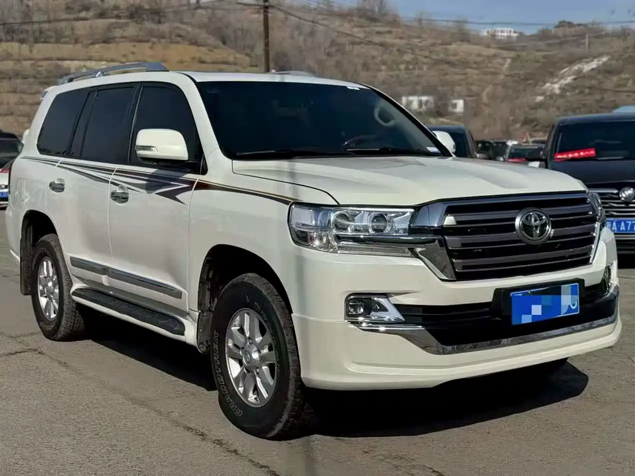 Toyota Land Cruiser (Import) фото 3