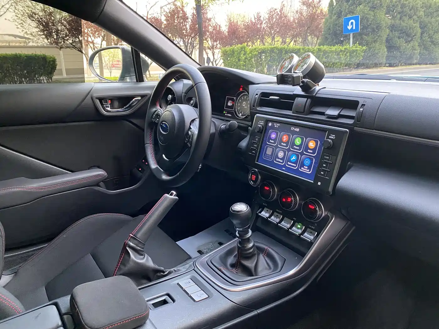 Subaru BRZ 2023 2.4L Manual 10th Anniversary Edition фото 18