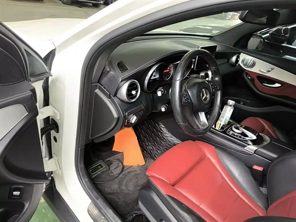 Mercedes-Benz GLC Coupe 2018 GLC 200 4MATIC Coupe SUV фото 16