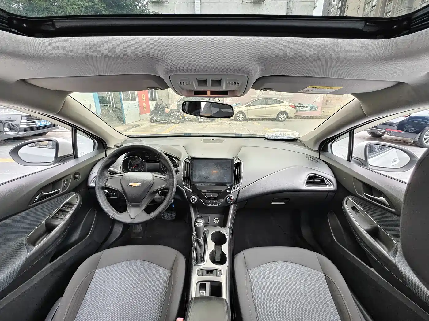 Chevrolet Cruze 2018 2018 320 Automatic Pioneer Sunroof Edition