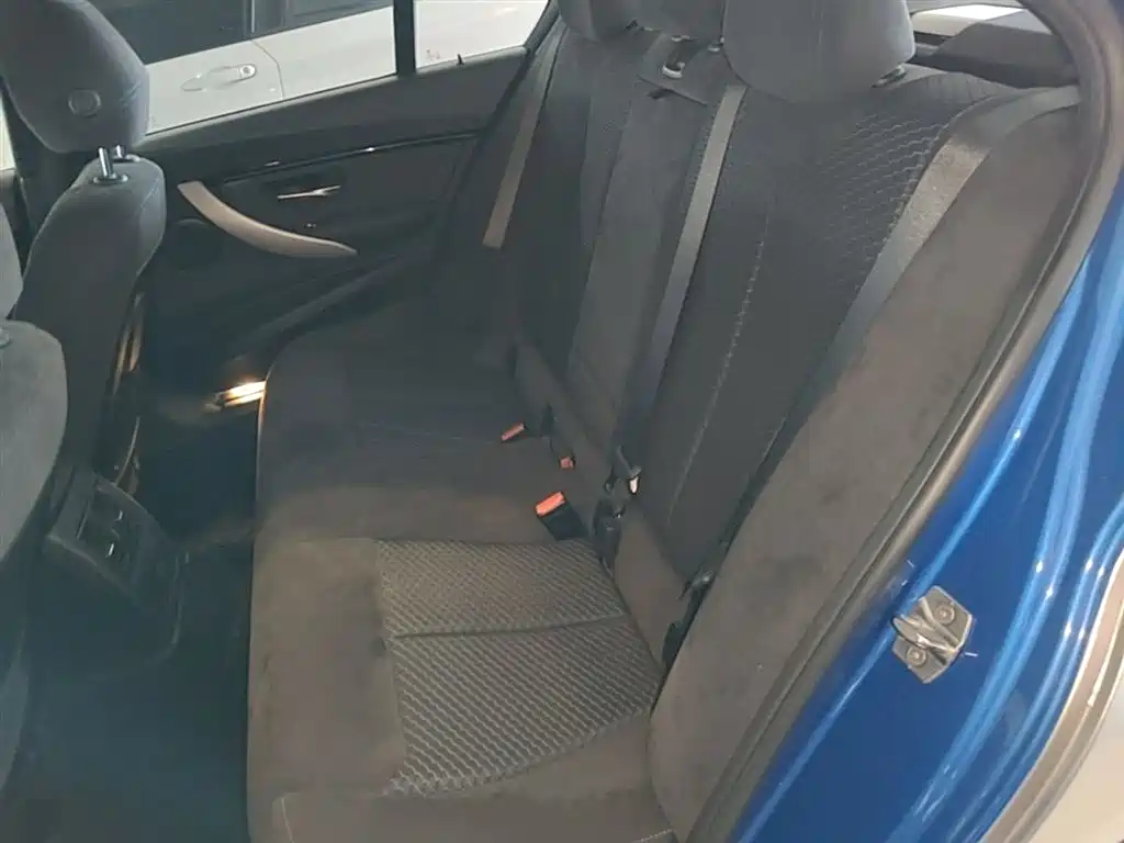 BMW 3 Series 2017 320i M Sport фото 17