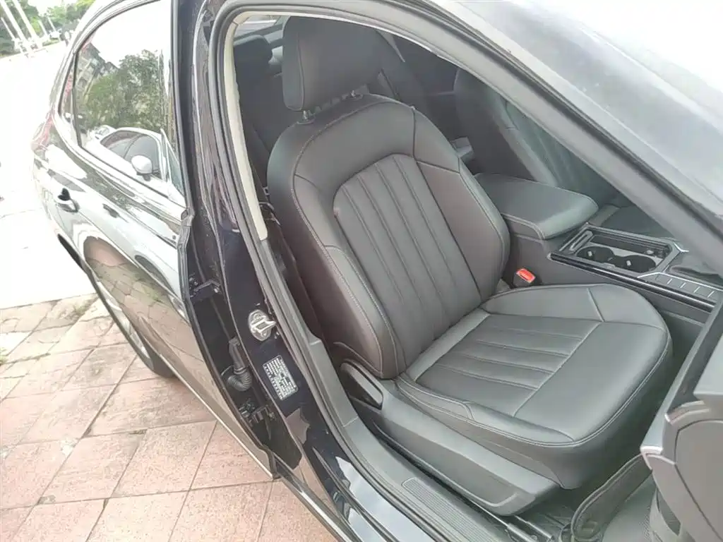 Volkswagen Passat 2024 280TSI Business Edition фото 25