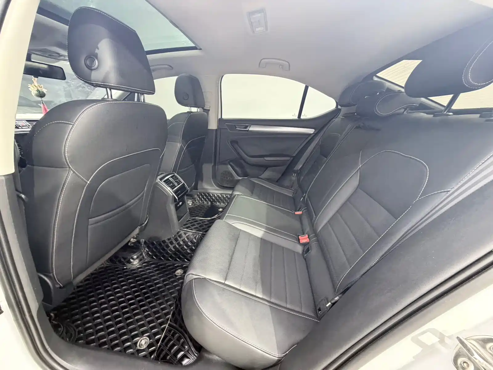 Photo 8 - Škoda Superb