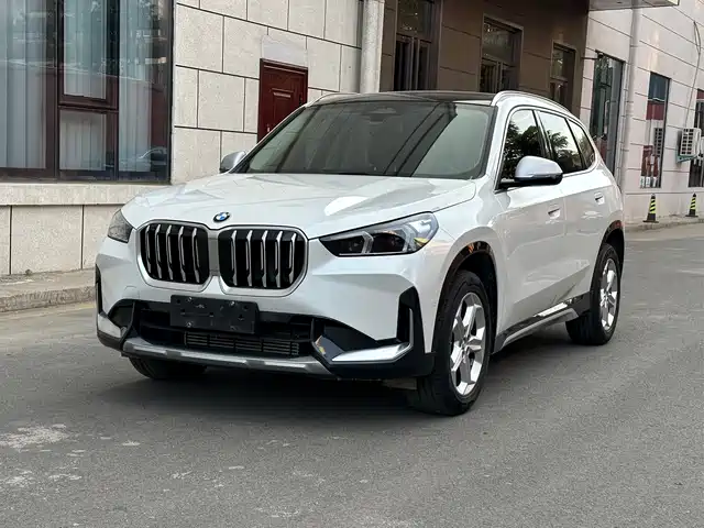 BMW X1 sDrive20Li, X Дизайн-пакет