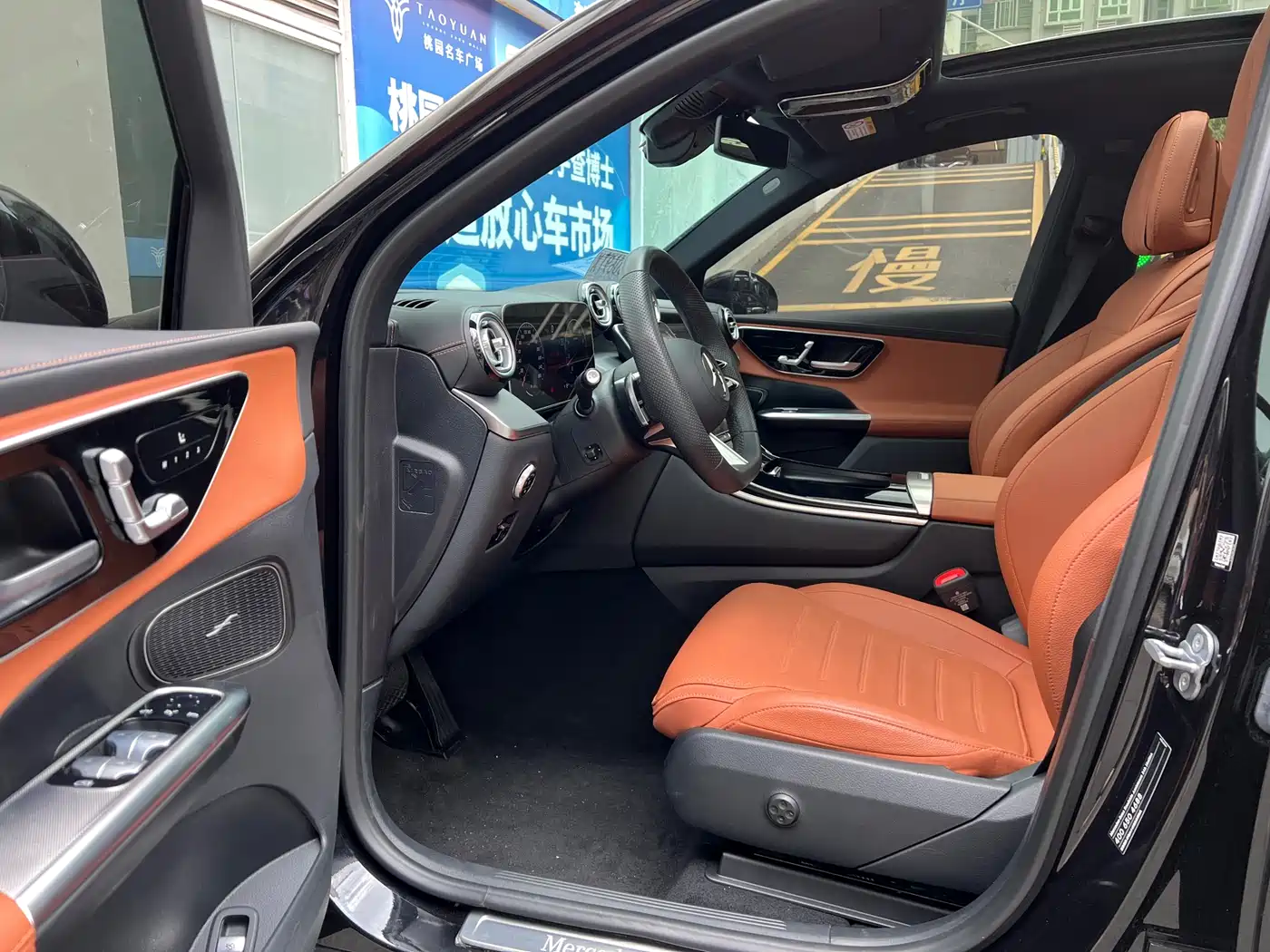 Mercedes-Benz GLC 2024 GLC 260 L 4MATIC Luxury 5-seater фото 3