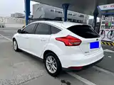 Фото 4 - Ford Focus