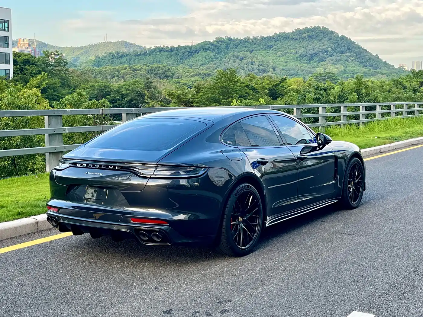 PORSCHE PANAMERA
