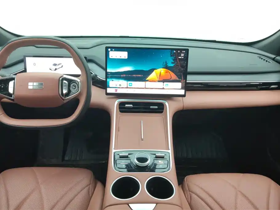 Geely Galaxy Galaxy L6 2025 EM-i 140km Explorer+ Edition фото 12