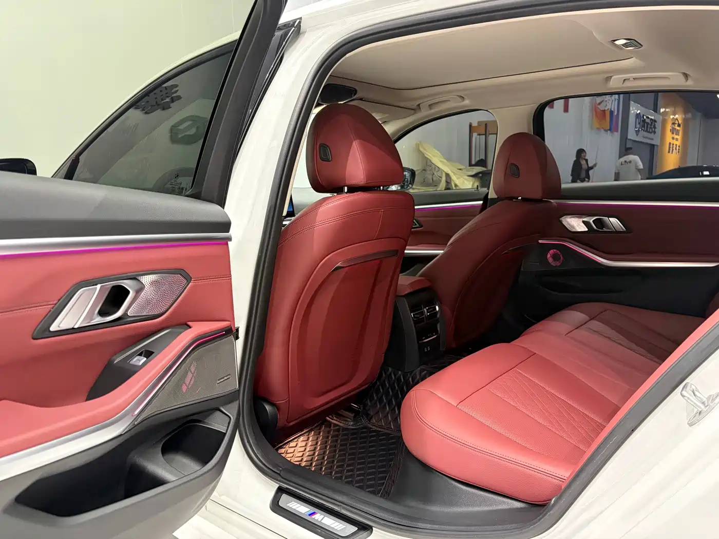 BMW 3 Series 2023 325Li M Sport Black Night Package фото 8