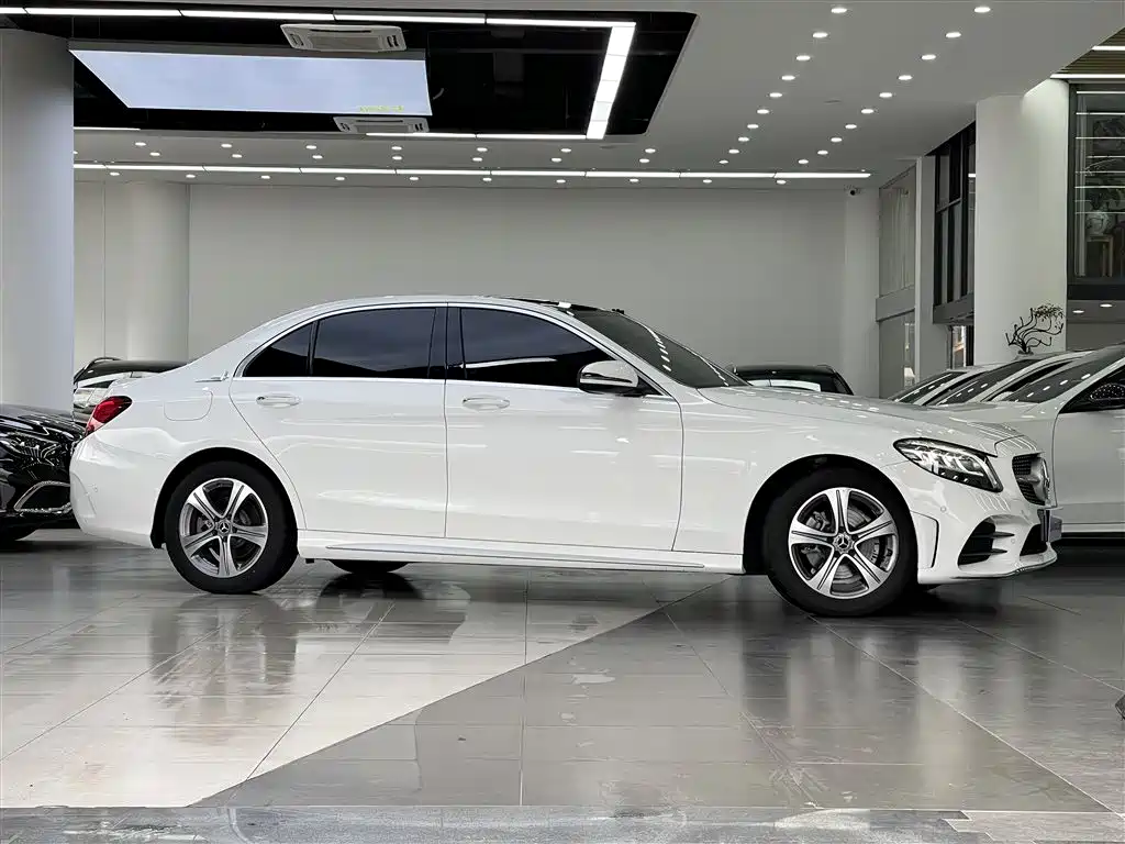 Mercedes-Benz C-Class 2021 C 260 L Sport Edition фото 3
