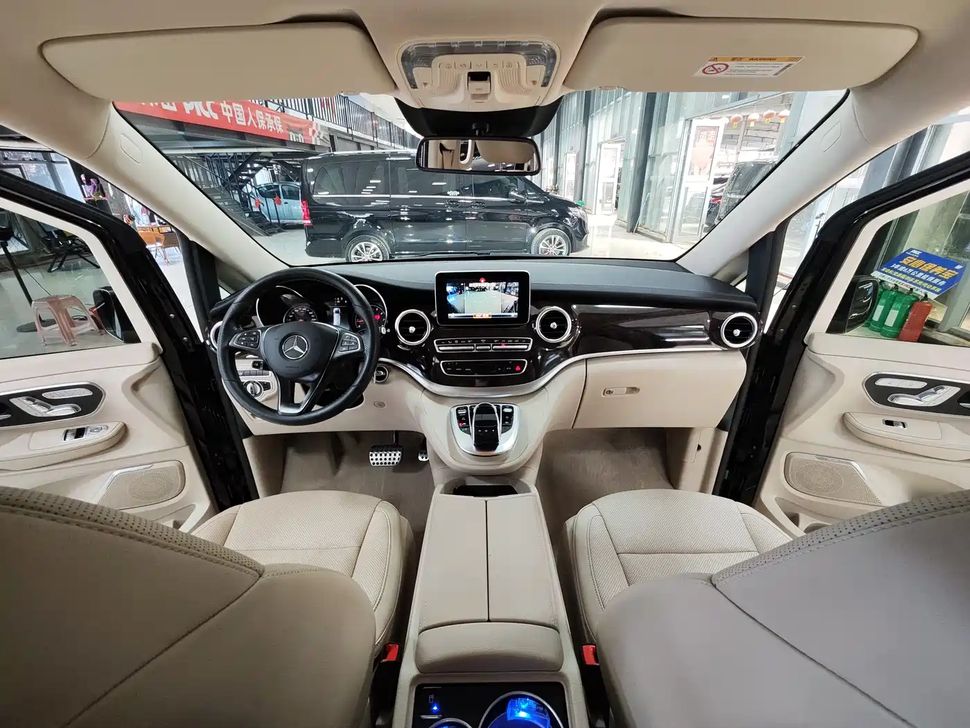 Mercedes-Benz V-Class 2018 V 260 L Premium Long Wheelbase Edition China VI фото 6