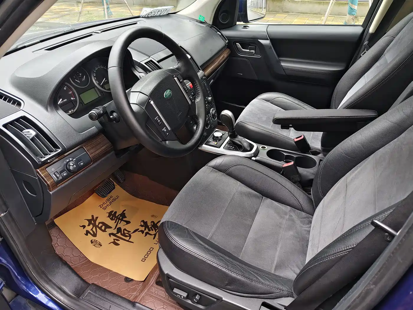 Land Rover Freelander 2 2011 3.2L i6 SE Petrol фото 7