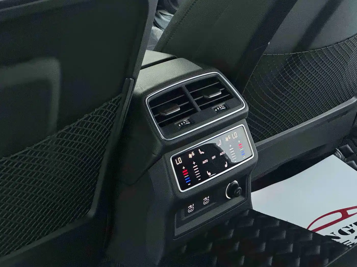 Фото 13 - Audi A6L