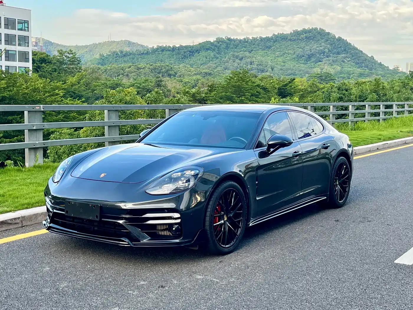 PORSCHE PANAMERA