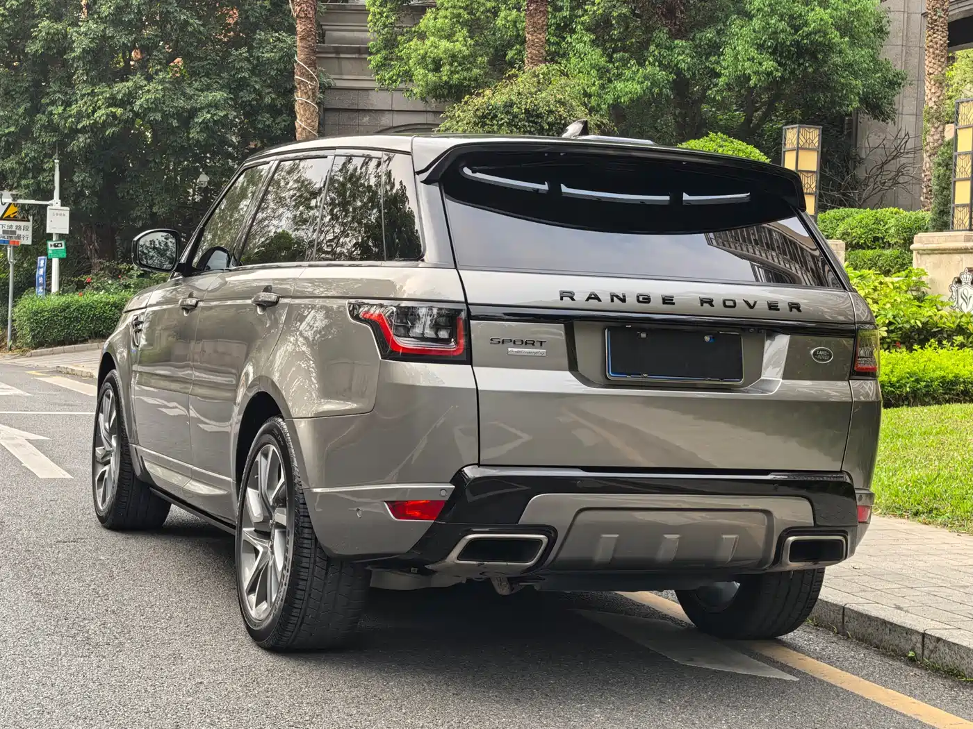 Land Rover Range Rover Sport 2018 3.0 SC V6 Fashion Genesis DYNAMIC фото 5