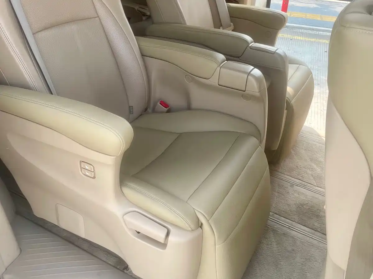 Toyota Alphard 2011 3.5L Luxury Edition фото 13