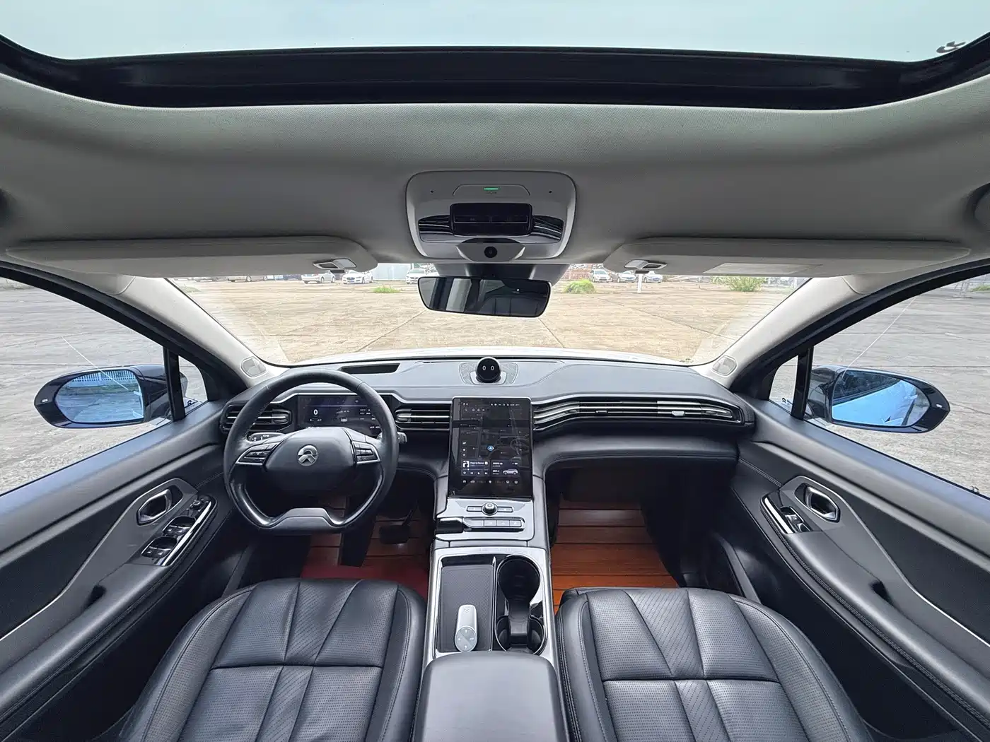 NIO ES8 2018