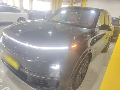 Li Auto L8