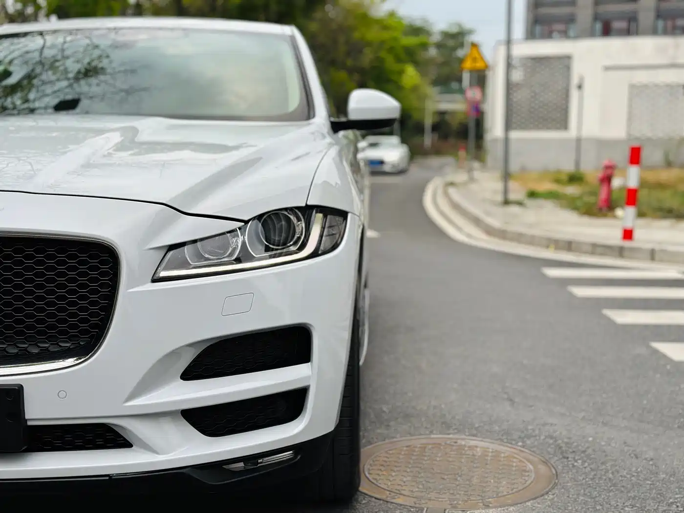 Jaguar F-PACE 2017 2018 2.0T 2WD Urban Premium Edition