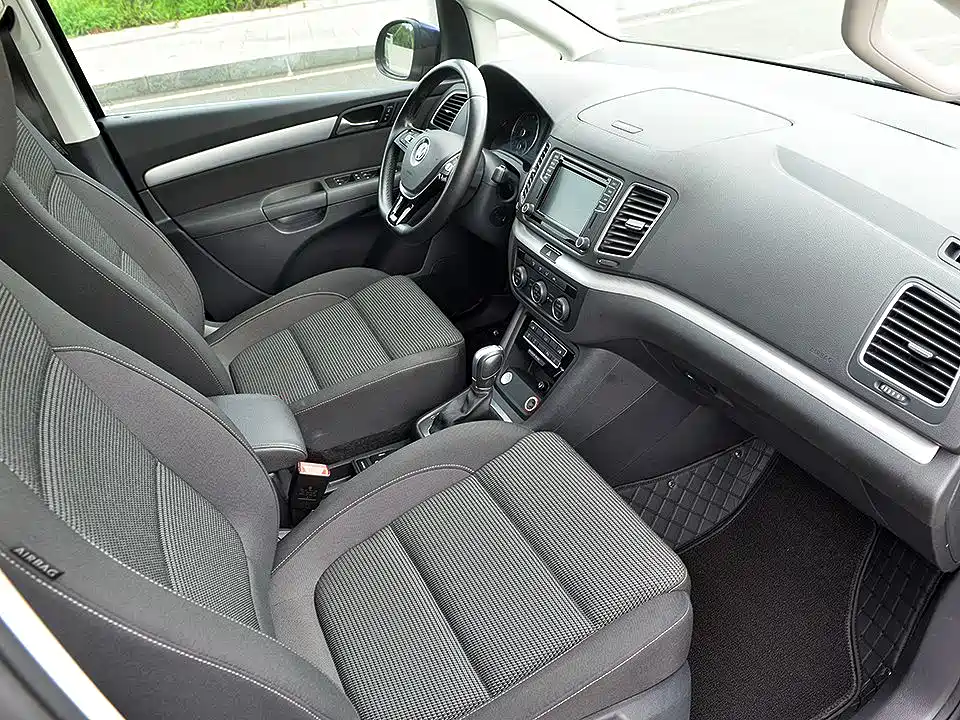 Volkswagen Sharan 2018 380TSI Comfort 7-Seater фото 11