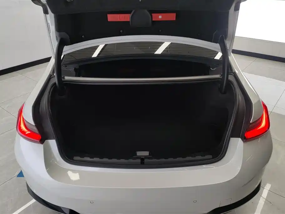 BMW i3 2025 eDrive 35 L фото 4