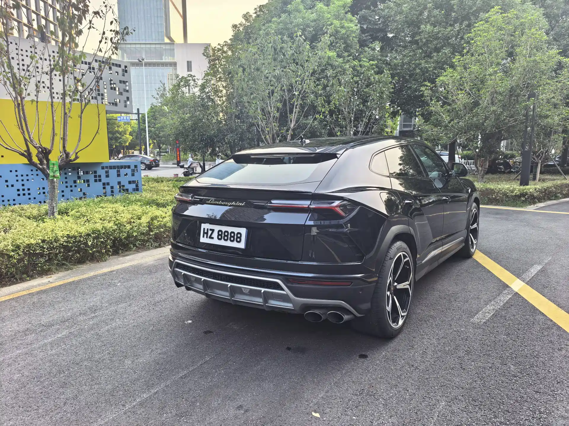 Фото 19 - Lamborghini Urus