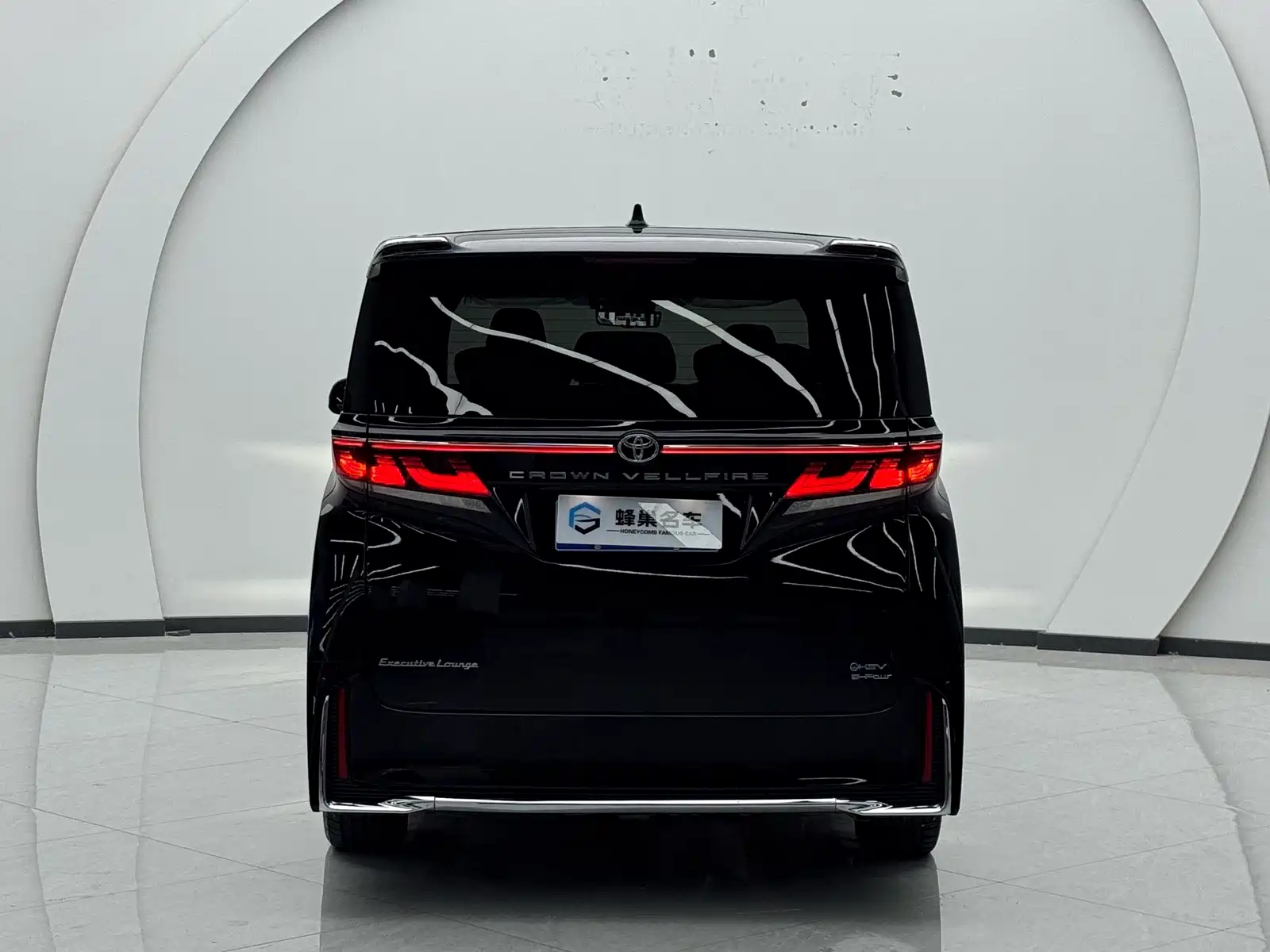 Фото 34 - Toyota Vellfire