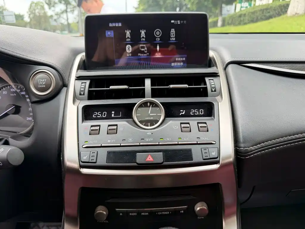 Фото 10 - Lexus NX