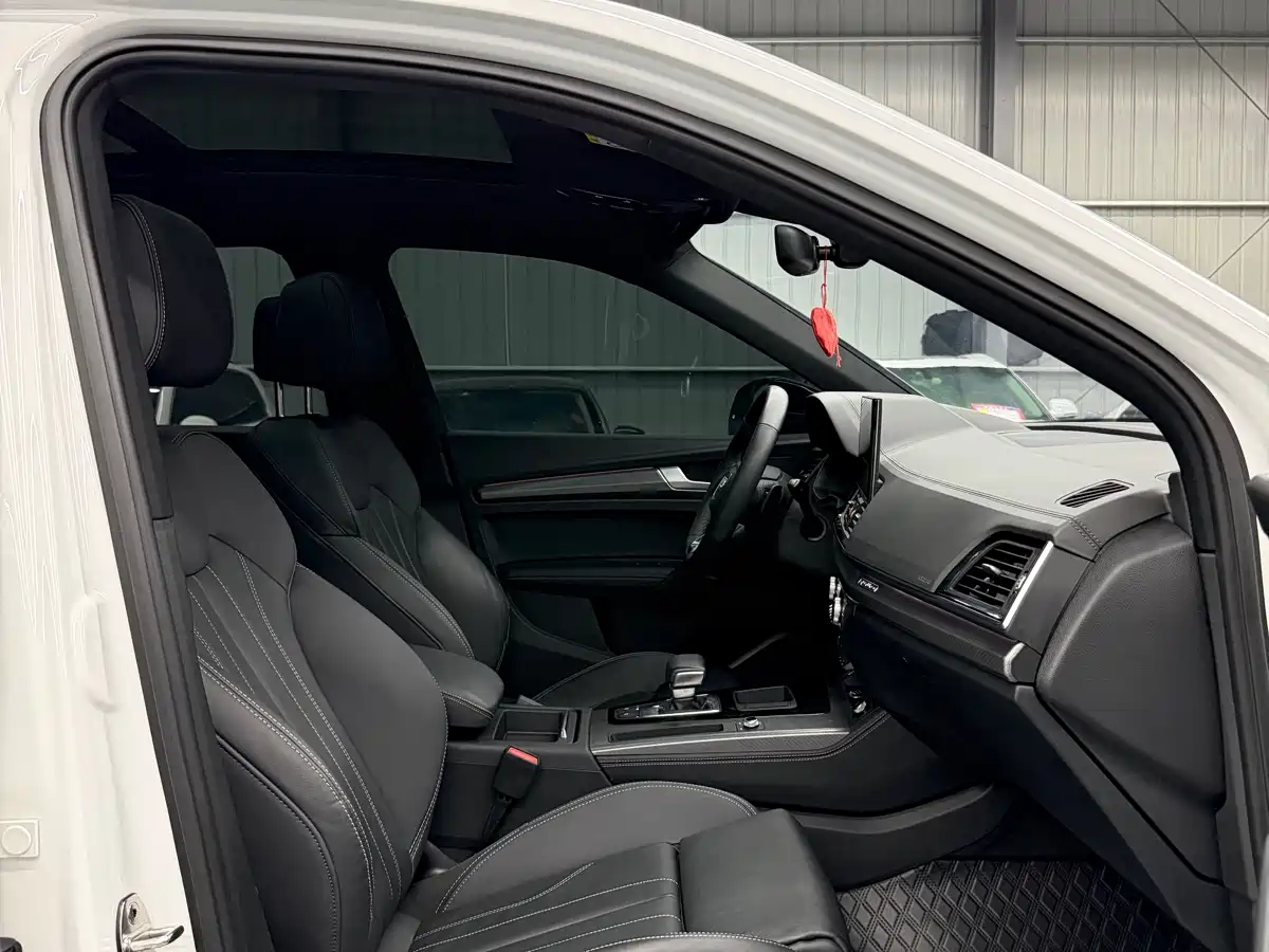Audi Q5L 2023 40T Luxury Dynamic фото 4