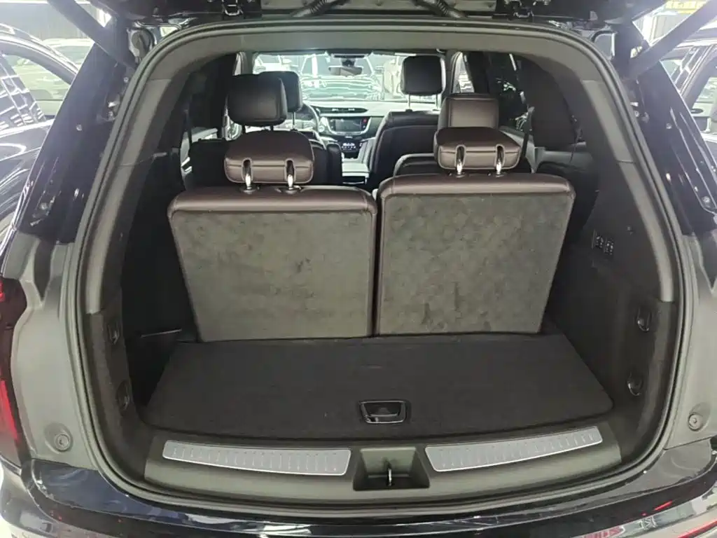 Photo 19 - Cadillac XT6