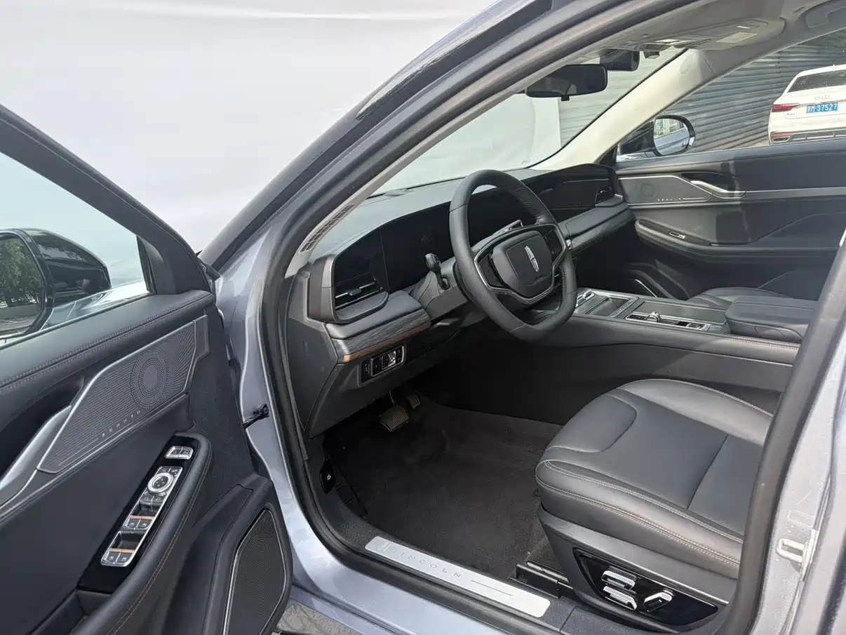 Lincoln Z 2025 2025 2.0T Premium Edition