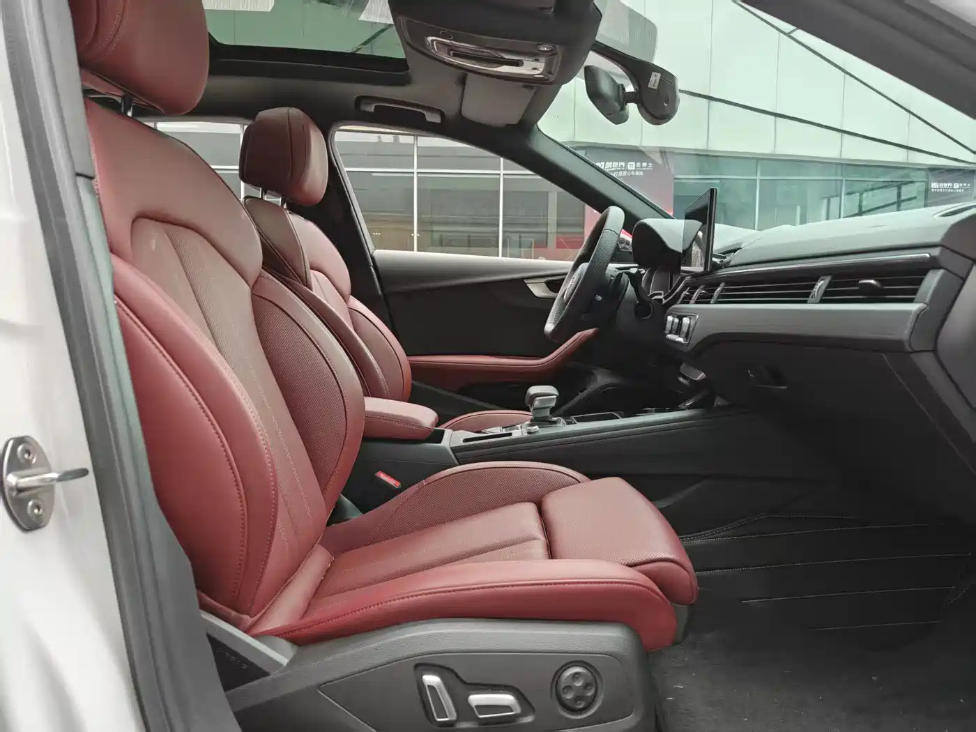 Audi A4L 2024 40 TFSI Luxury Dynamic фото 12
