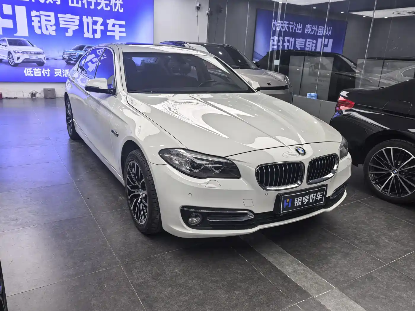 BMW 5 Series 2014 525Li Luxury Design Package фото 3