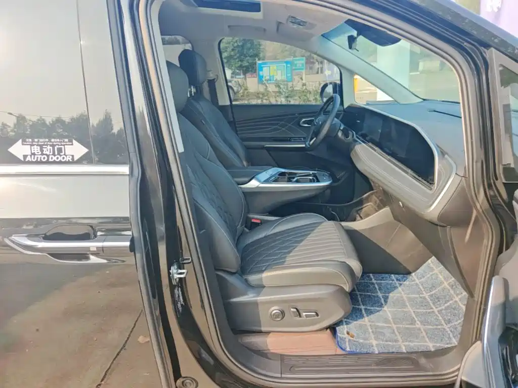 Фото 25 - Maxus Maxus G90