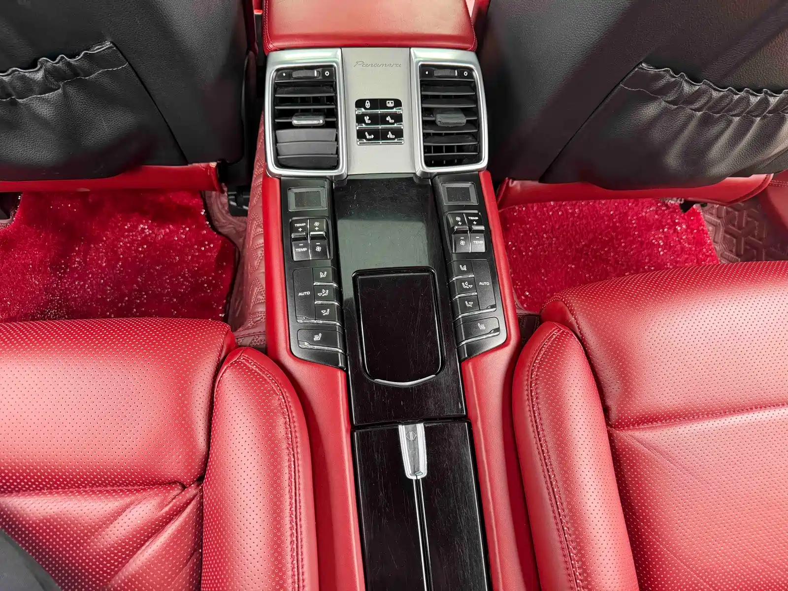 Photo 20 - Porsche Panamera