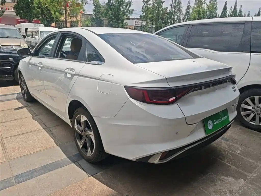 صورة 5 - Geely Emgrand L HiP