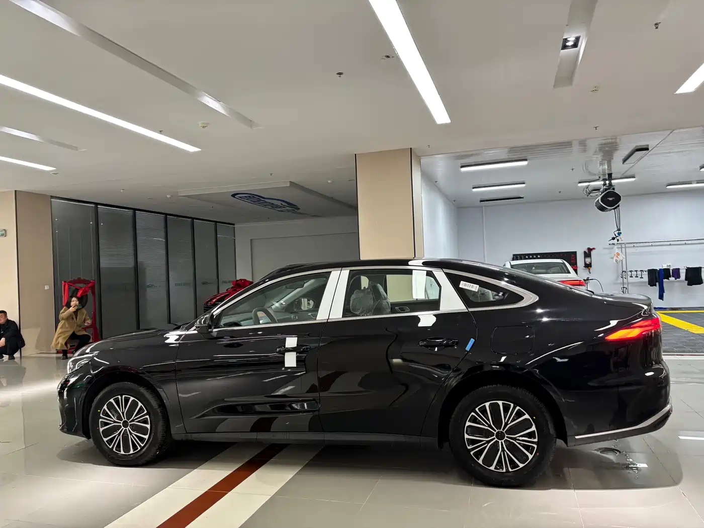 Geely Galaxy Galaxy Stellar 6 2025 60km Voyager Edition фото 8