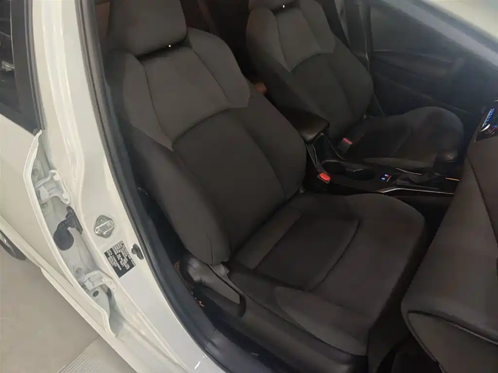 Toyota Levin 2021 185T CVT Luxury Edition фото 25
