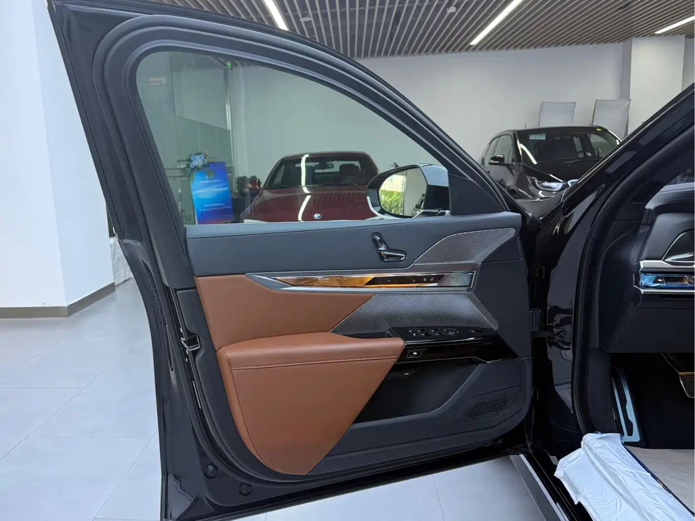 Фото 9 - BMW 7 Series