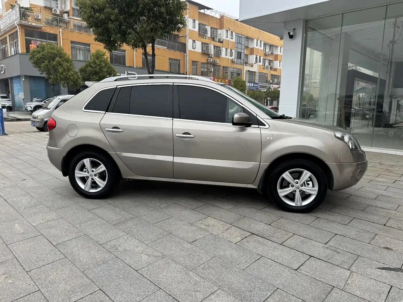 Renault Koleos (Import) 2011 2012 2.5L 2WD Comfort Navigation Edition