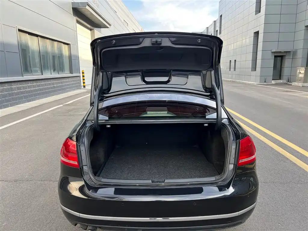 Volkswagen Passat 2015 1.8TSI Automatic Prestige Edition фото 16